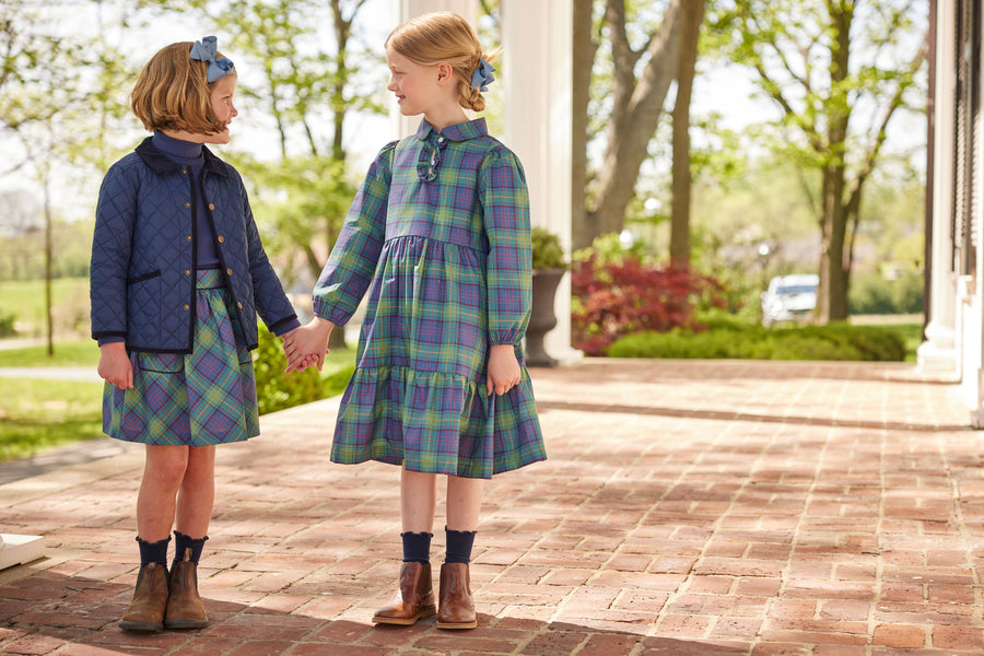 Little English classic tween girls long sleeved dress in ashford tartan pattern and ruffling on chest with white buttons